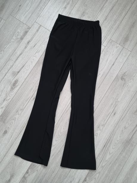 Čierne elastické zvonové legíny, 32