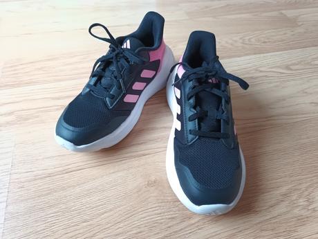 Tenisky adidas (málo nosené), adidas,37