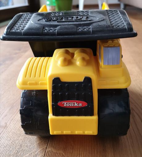 Nákladné auto tonka,
