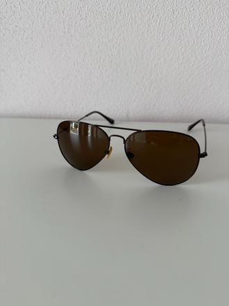 Retro slnečné okuliare, retro jeans