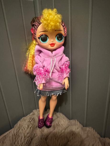 Bábiky lol omg, 