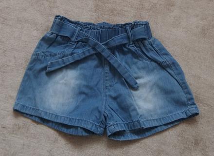 Dievčenské šortky, 110