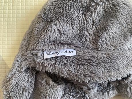 Tmavosivá dojčenská ušianka, <50