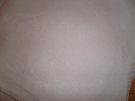 Biely bavlnený obrus,