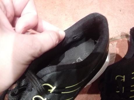 Čiernožlté halovky, 35