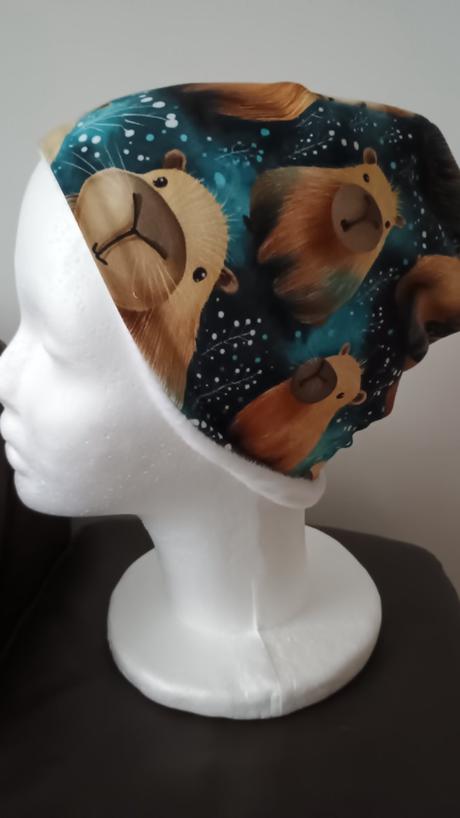 Čiapky stich, kapybara, pes, sliepka, grinch a ine, 50 - xs