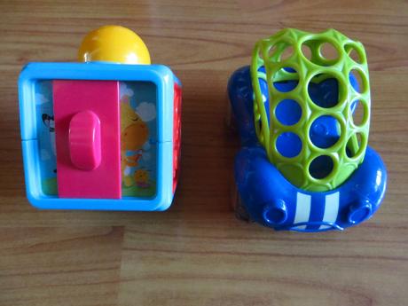 Prvé hračky - kocka, autíčko na úchop,