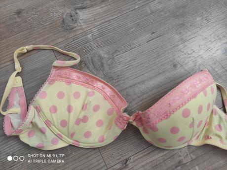 Zlta gulickova podprsenka, h&m,75c