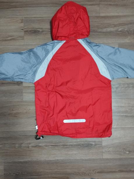 Tenká pláštenka do dažďa, 152