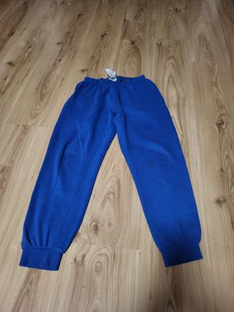 Darujem tepláky, 146