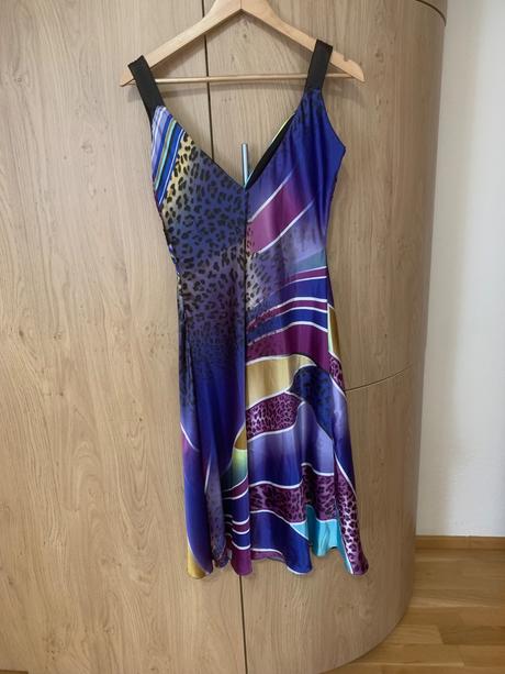 Šaty live forever, m