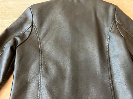 Kožená bunda, 140