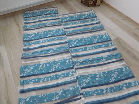 Tylové záclony po okrajoch okna-2x,