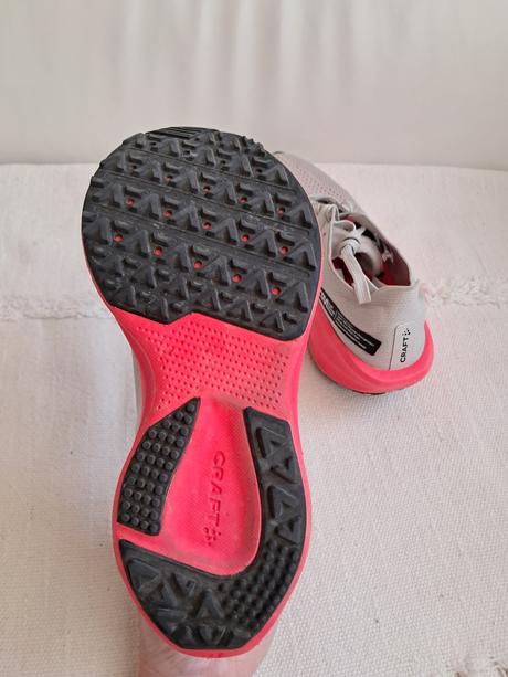 Bežecké tenisky craft, 38