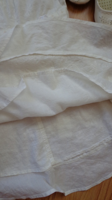 Slávnostné šaty peacocks, 110