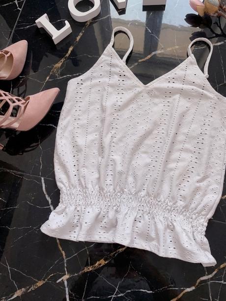 Madeira top s volánikom, s