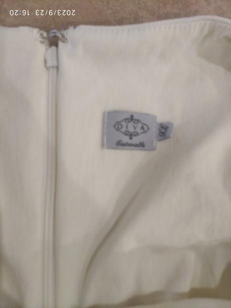 Krasne elegantné midi saty, m