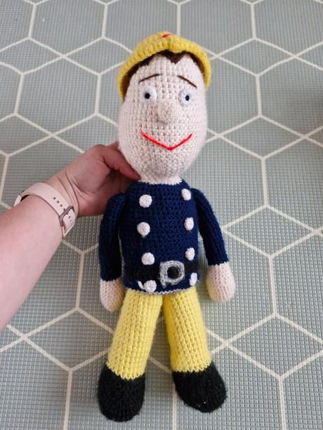 Požiarnik sam - háčkovaný, 