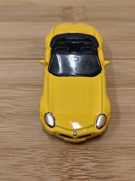 Zb model welly bmw z8 roadster yellow mattel 2010,