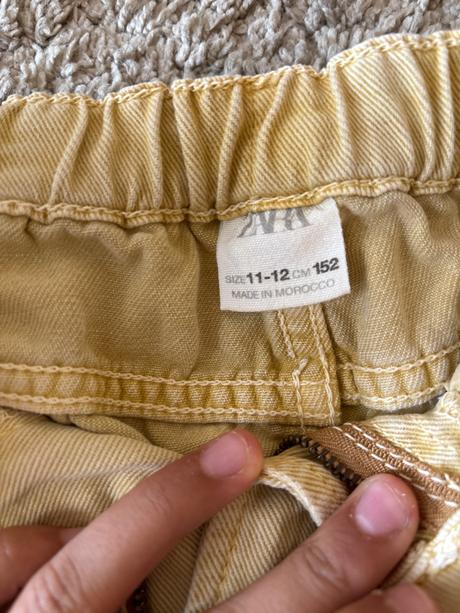 Pekne dievčenské rifle zara, zara,152