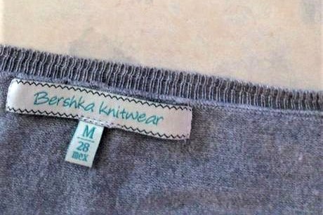 Svetrík pod lopatky, bershka,m