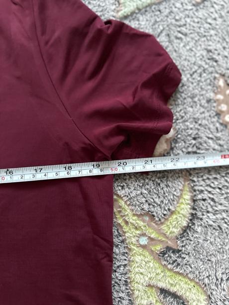 Bordové tričko značky & other stories, 36