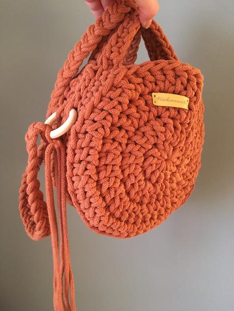 Háčkovaná kabelka,