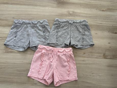 Šortky, f&f,104