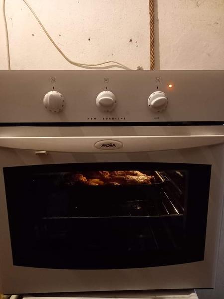 Pečie vstavaná rúra Mora naozaj dobre?