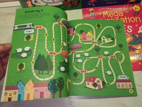 Finger trace mazes 4 books,