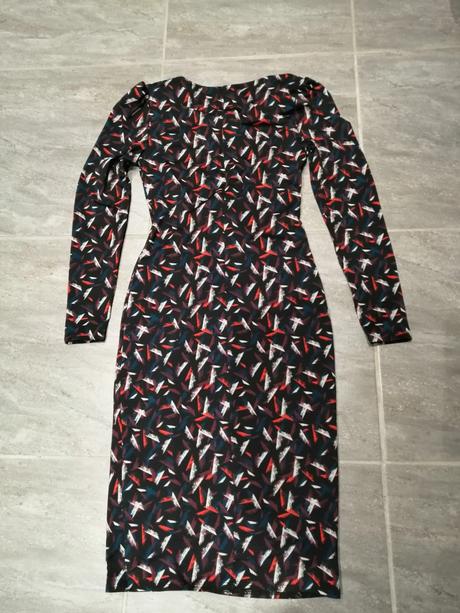 Pestré elastické šaty faf v34, zaujímavé riasenie, f&f,34