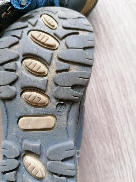 Modré kotnicky, baťa,24