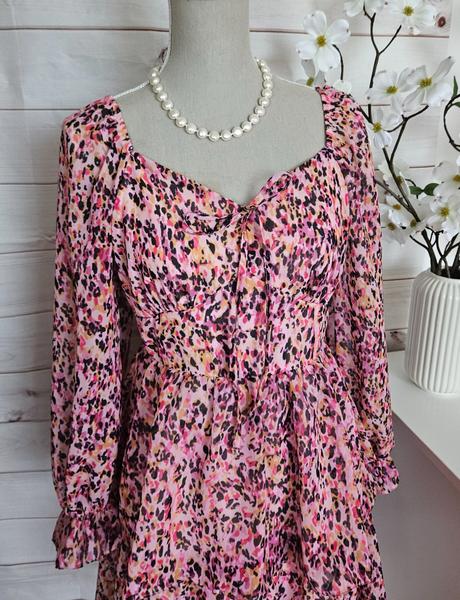 Krásne lahulinké šaty, 38