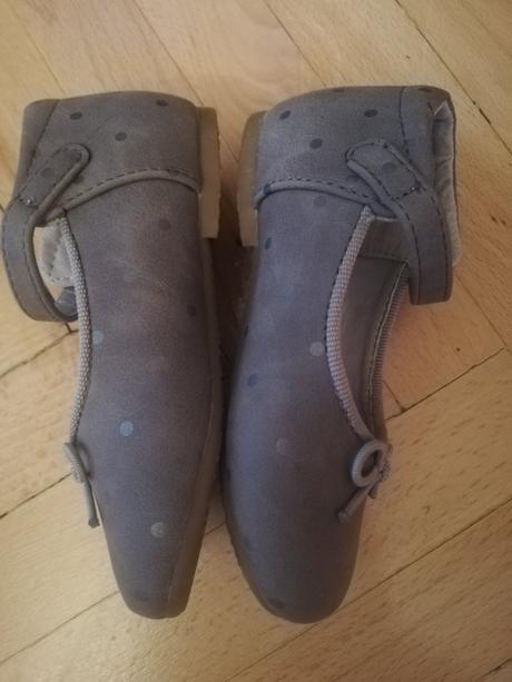 Balerinky obaibi, 21