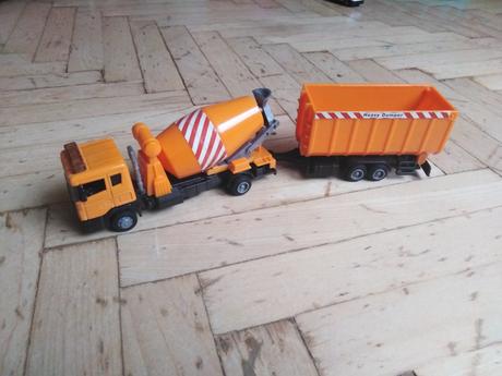 Domiesavac scania s prívesom, 