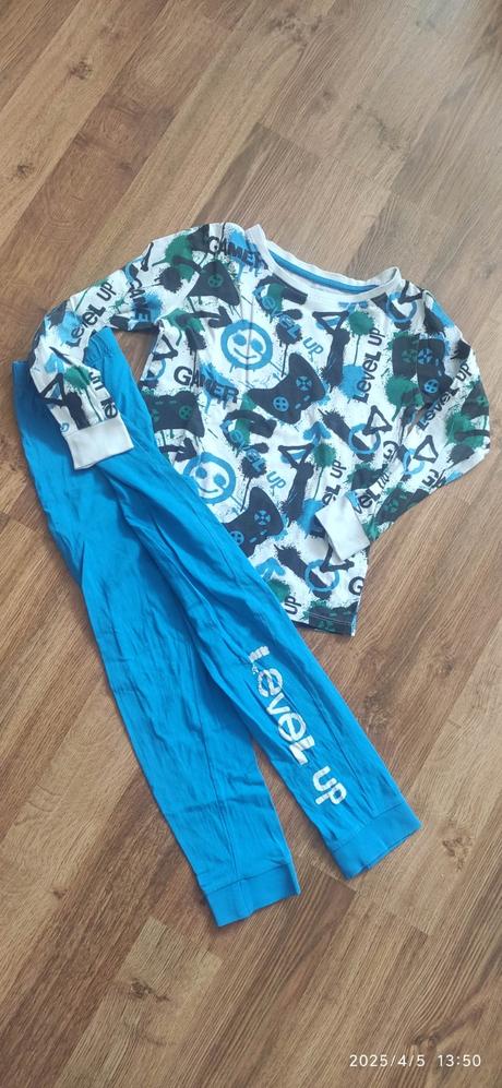 Pyzamko, reserved,122