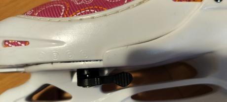 Dievčenské ľadové korčule, 31