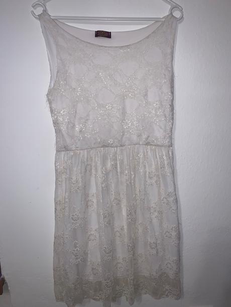 Čipkované šaty, s