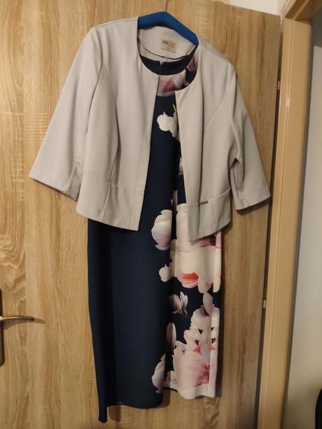 Dámske spoločenské šaty, 46