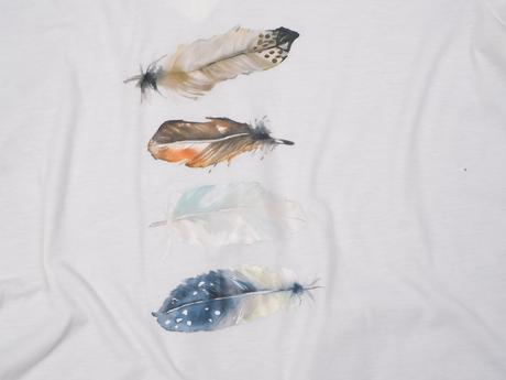 Kvalitné biele tričko s pierkami, xl