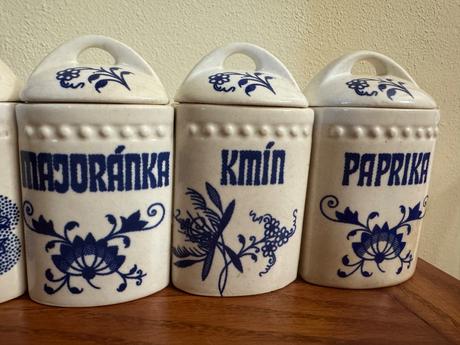 Porcelán cibuľák, 