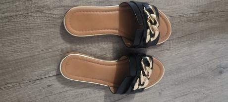 Šľapky so zlatým zdobením, 36