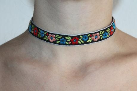 Choker folklórny, 
