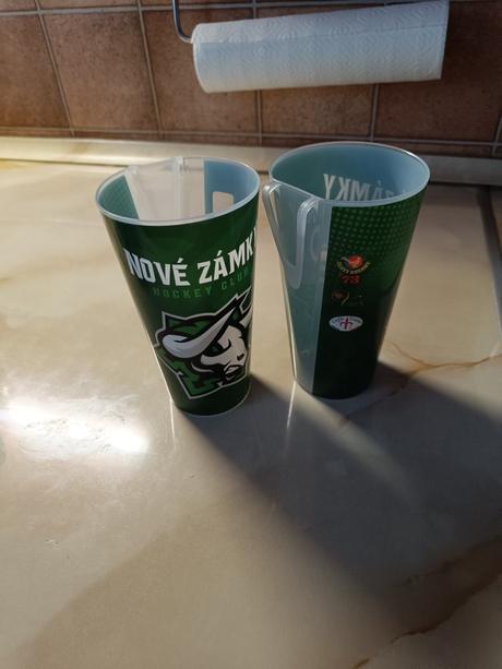 Predám 2krat plastové poháre,