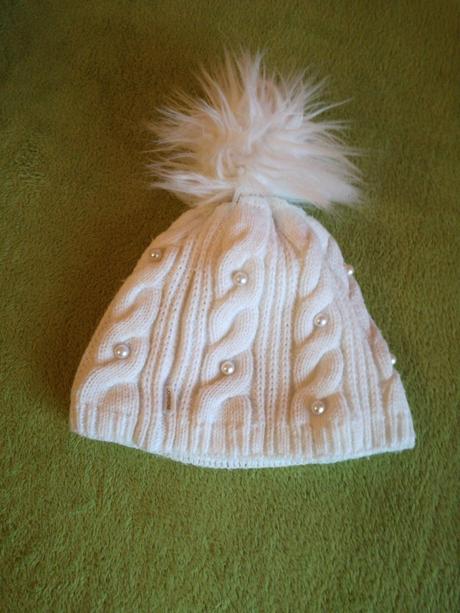 Čiapka s perličkami152 - 158, 152