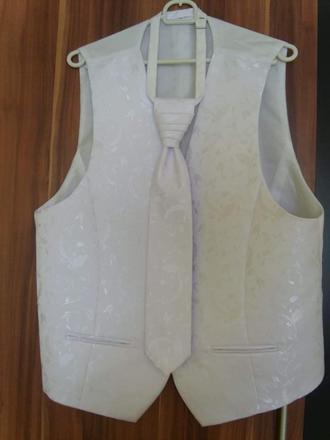 Predam vestu s francuzkou kravatou a vreckovkou ve, 56