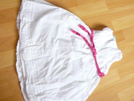 Dievcenske saty, 104