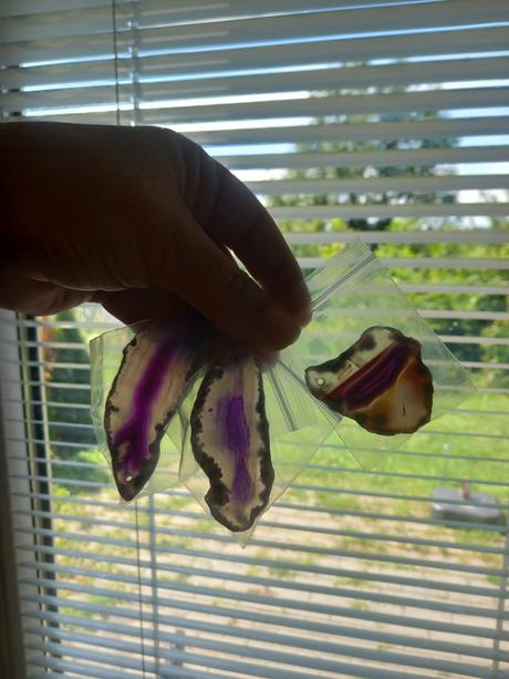 Prívesky z minerálov, a achat,