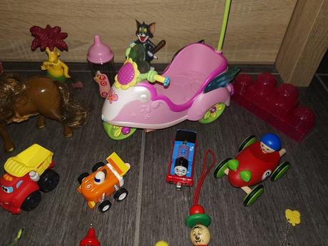 Kopa krásnych hračiek - super stav, 