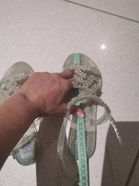 Sandalky scaviola, 38